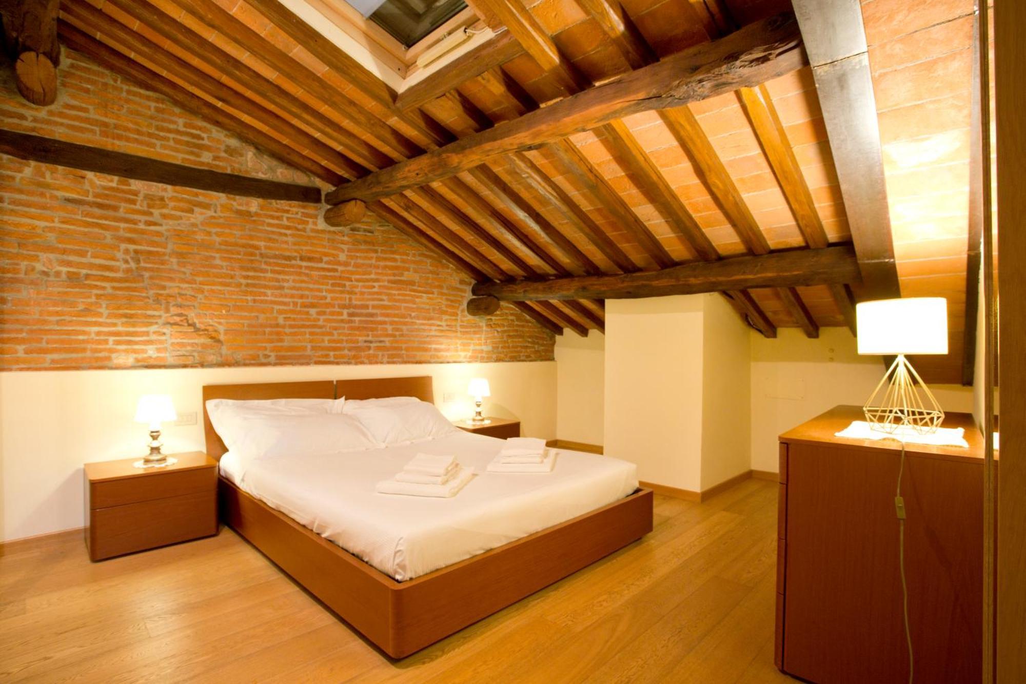 Casa San Girolamo Historic Flat With Cosy Terrace In Lucca's Centre *